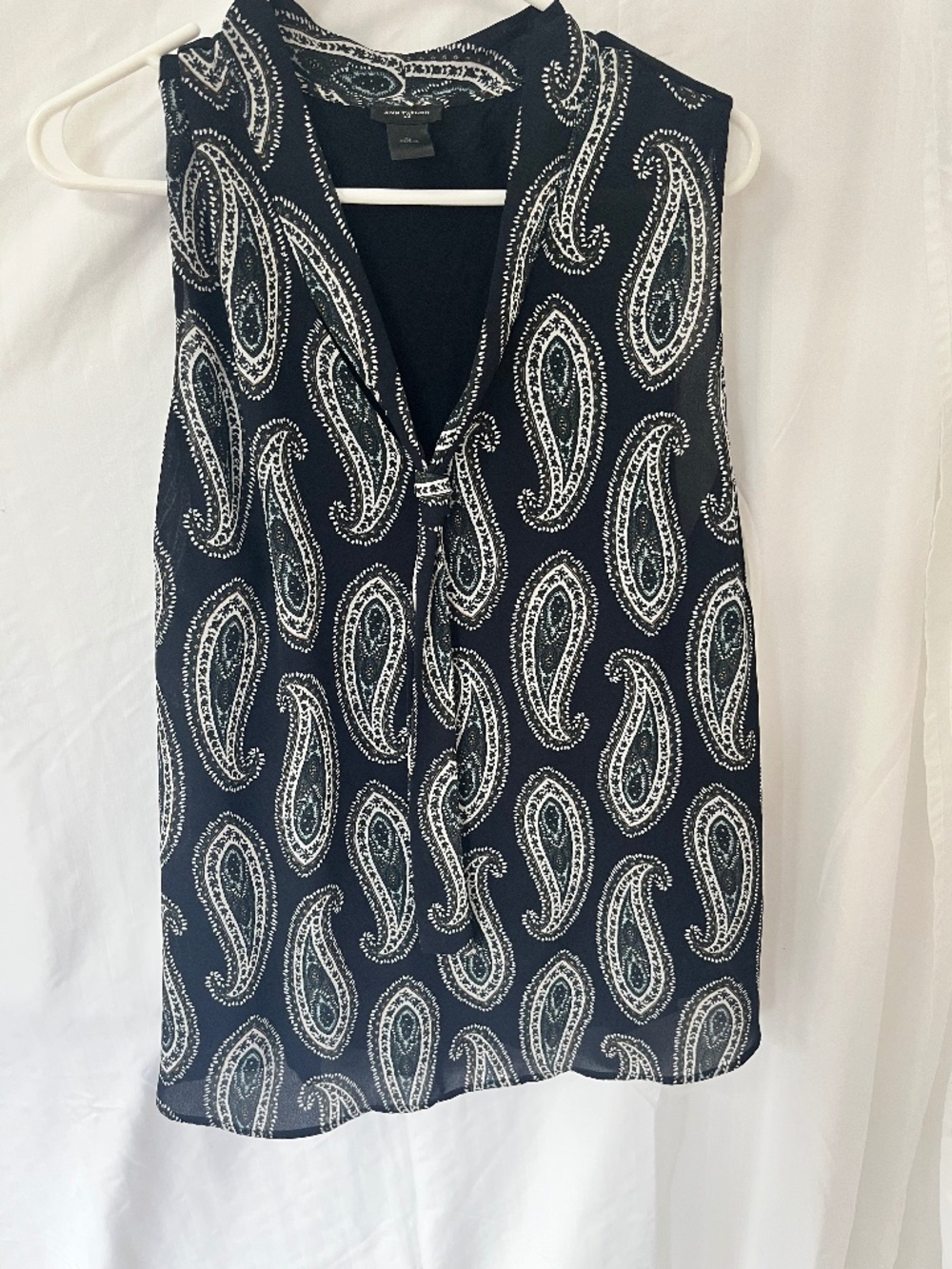Ann Taylor Sleeveless blouse